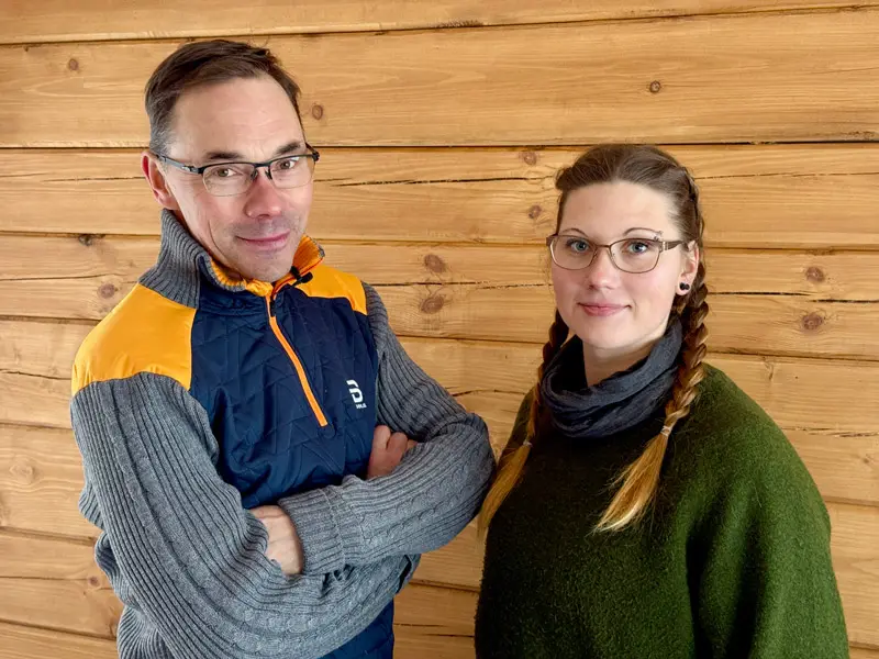 Kuvassa vasemmalla LockCorner Oy:n perustaja Risto Haikonen. Hänen vieressään yhtiökumppani ja tytär Anna-Leena Haikonen.